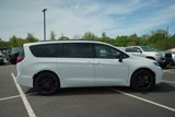 New 2025 Chrysler Pacifica Limited w/ Uconnect Theater Family Group image 6
