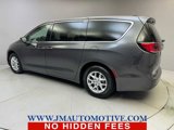 Used 2023 Chrysler Pacifica Touring-L image 3