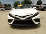 Used 2024 Toyota Camry SE image 3