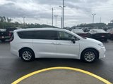New 2025 Chrysler Pacifica Select image 6