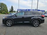 Used 2018 Toyota Highlander LE image 2
