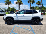 Used 2017 Jeep Cherokee Trailhawk image 2