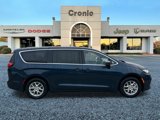 New 2025 Chrysler Pacifica Select image 2
