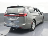 New 2025 Chrysler Pacifica Select image 5