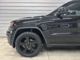 Used 2020 Jeep Grand Cherokee Laredo image 3