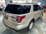 Used 2017 Ford Explorer XLT w/ Equipment Group 202A image 3