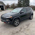 Used 2018 Jeep Cherokee Trailhawk image 2