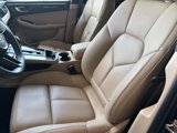 Certified 2025 Porsche Macan image 5