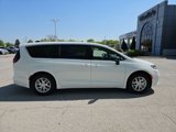 New 2025 Chrysler Pacifica Select image 5