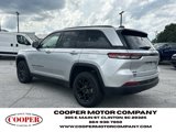 Used 2024 Jeep Grand Cherokee Altitude image 5