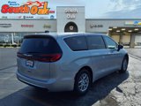New 2026 Chrysler Pacifica Select image 3