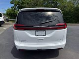 Used 2023 Chrysler Pacifica Limited image 4