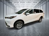 Used 2025 Toyota Sienna LE image 4