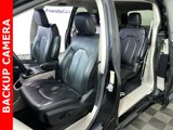 Used 2023 Chrysler Pacifica Touring-L image 4