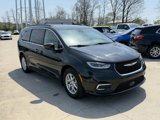 Used 2022 Chrysler Pacifica Touring-L image 4