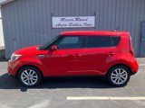 Used 2017 Kia Soul + image 5