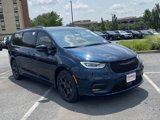 New 2025 Chrysler Pacifica Select image 2