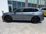 Certified 2024 Volkswagen Tiguan SE R-Line image 3