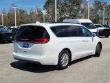 Used 2022 Chrysler Pacifica Touring-L image 5