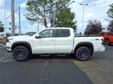 New 2025 Nissan Frontier PRO-4X w/ Pro Convenience Package image 3