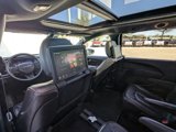 Used 2020 Chrysler Pacifica Limited image 3