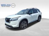 New 2025 Nissan Pathfinder Platinum image 3
