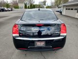 Used 2017 Chrysler 300 C image 4