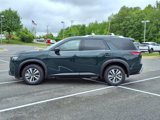 New 2025 Nissan Pathfinder SL image 2