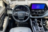 Used 2024 Toyota Highlander Platinum image 5