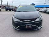 Used 2018 Chrysler Pacifica Touring-L image 5