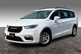 Used 2022 Chrysler Pacifica Touring-L image 2