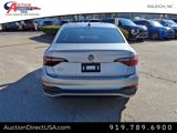 Used 2023 Volkswagen Jetta SE image 5
