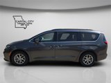 Used 2022 Chrysler Pacifica Touring-L image 4