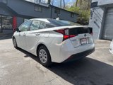 Used 2019 Toyota Prius L Eco image 4