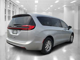 New 2025 Chrysler Pacifica Select image 3