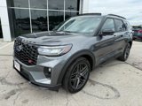 Used 2025 Ford Explorer ST image 3