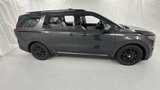 New 2025 Kia Carnival SX image 2