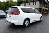 Used 2020 Chrysler Pacifica Touring-L image 5