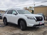 New 2025 Nissan Pathfinder SL w/ SL Premium Package image 3