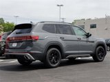New 2025 Volkswagen Atlas Peak Edition SE image 3