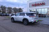 New 2025 Nissan Pathfinder SL image 6