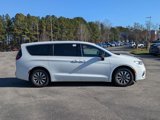 New 2025 Chrysler Pacifica Select w/ Uconnect Theater Family Group image 4