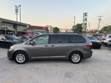 Used 2017 Toyota Sienna XLE image 2