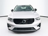 Used 2024 Volvo XC40 B5 Core image 2