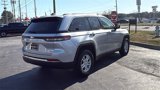 Used 2024 Jeep Grand Cherokee Laredo image 5