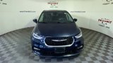 Used 2023 Chrysler Pacifica Touring-L image 3