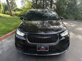 Used 2021 Chrysler Pacifica Limited w/ Uconnect Theater Family Group image 2