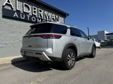 Used 2025 Nissan Pathfinder SL image 3
