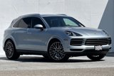 Used 2023 Porsche Cayenne Platinum Edition image 2