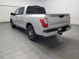 Used 2020 Nissan Titan SV w/ SV Convenience Package image 5